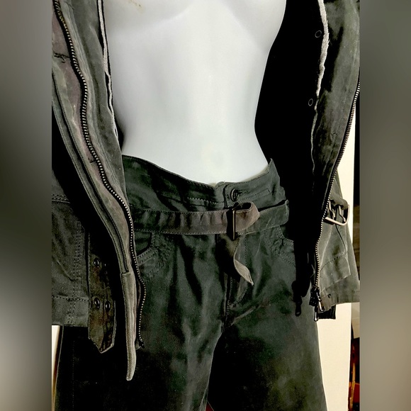 Two-Piece Set - Picture 2 of 6